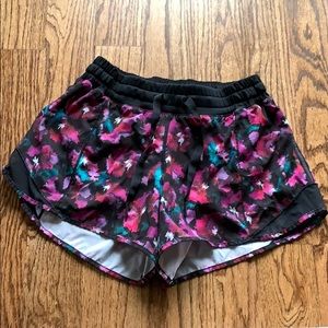 Lululemon Hotty Hot shorts
